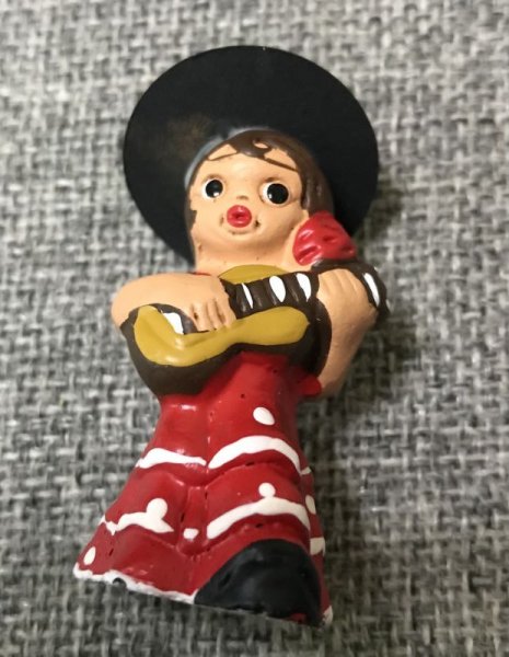 画像1: スペインミニチュア人形（フラメンコギター赤) (1)